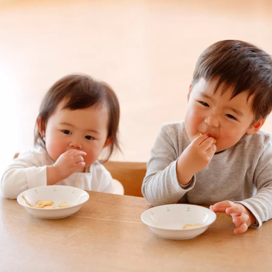 Bí quyết giúp con ăn hết bát cháo chỉ trong vài phút